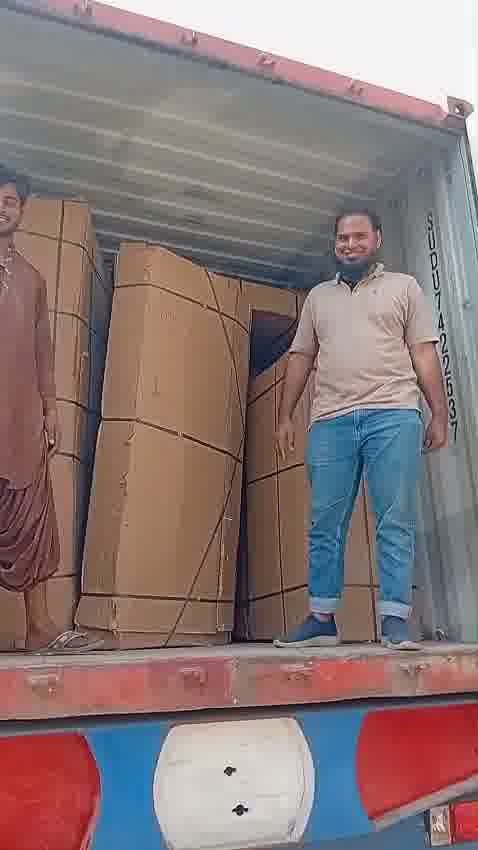 Zee supervising container loading for USA export